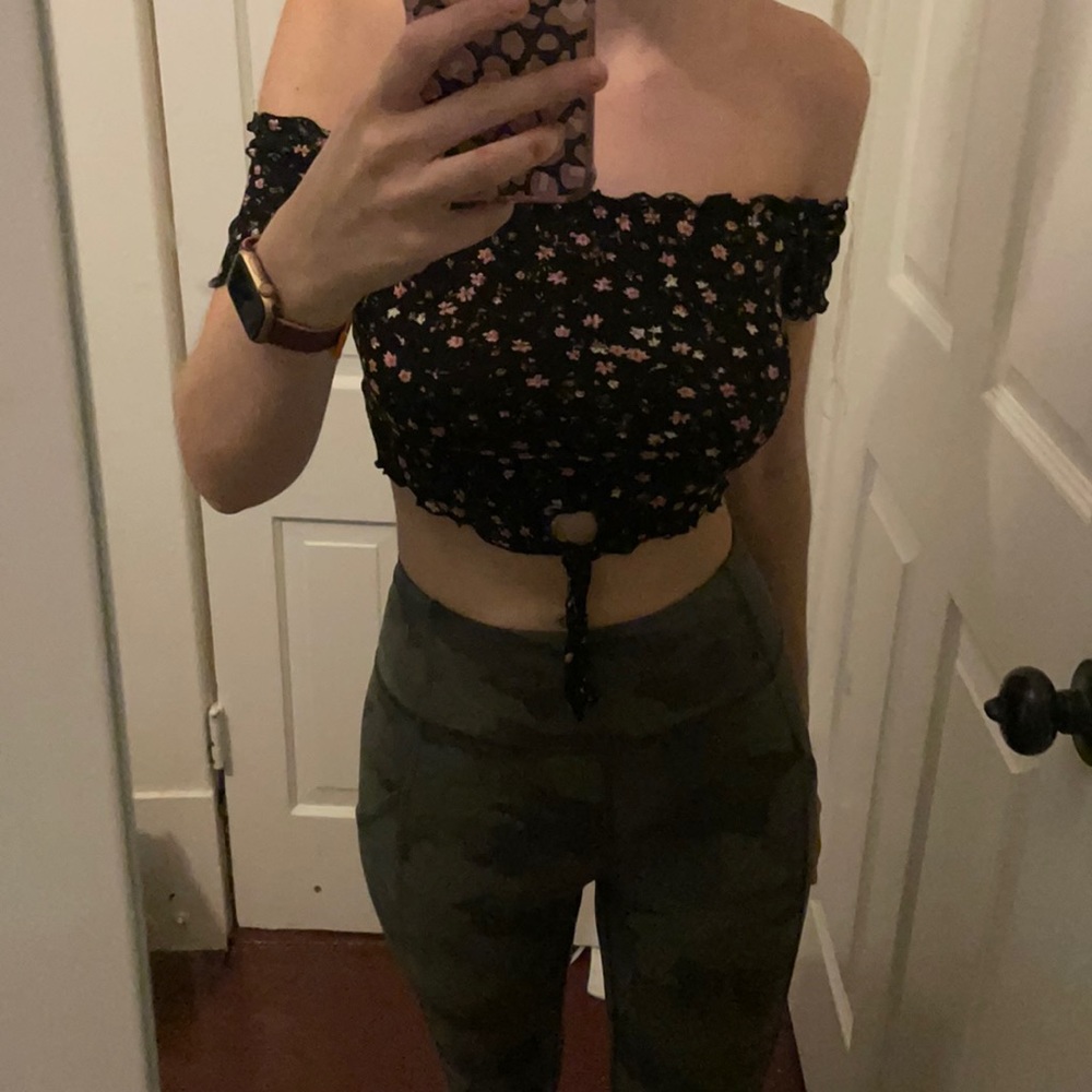 Heart and hips S flower crop top with tie